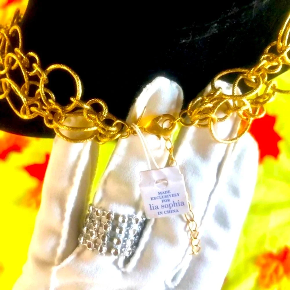 Lia Sophia neck decor - Picture 3 of 8